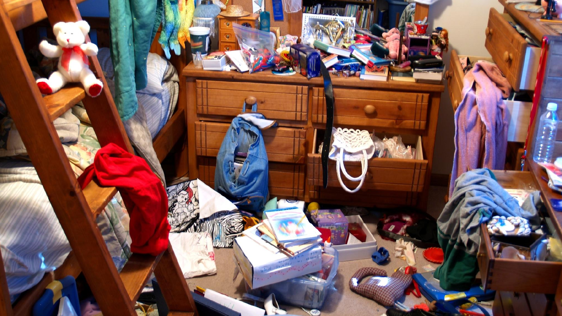 Acumular cosas afecta la felicidad.